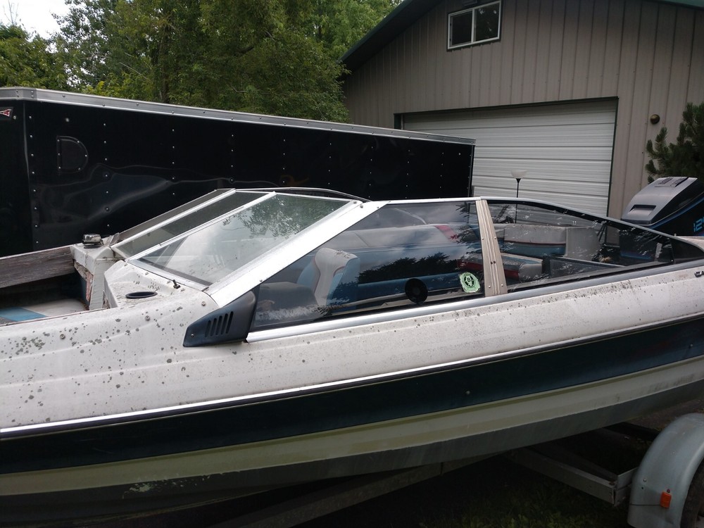 Bayliner Capri Windshield & Side Glass Sections Available READ FULL DESCRIPTION