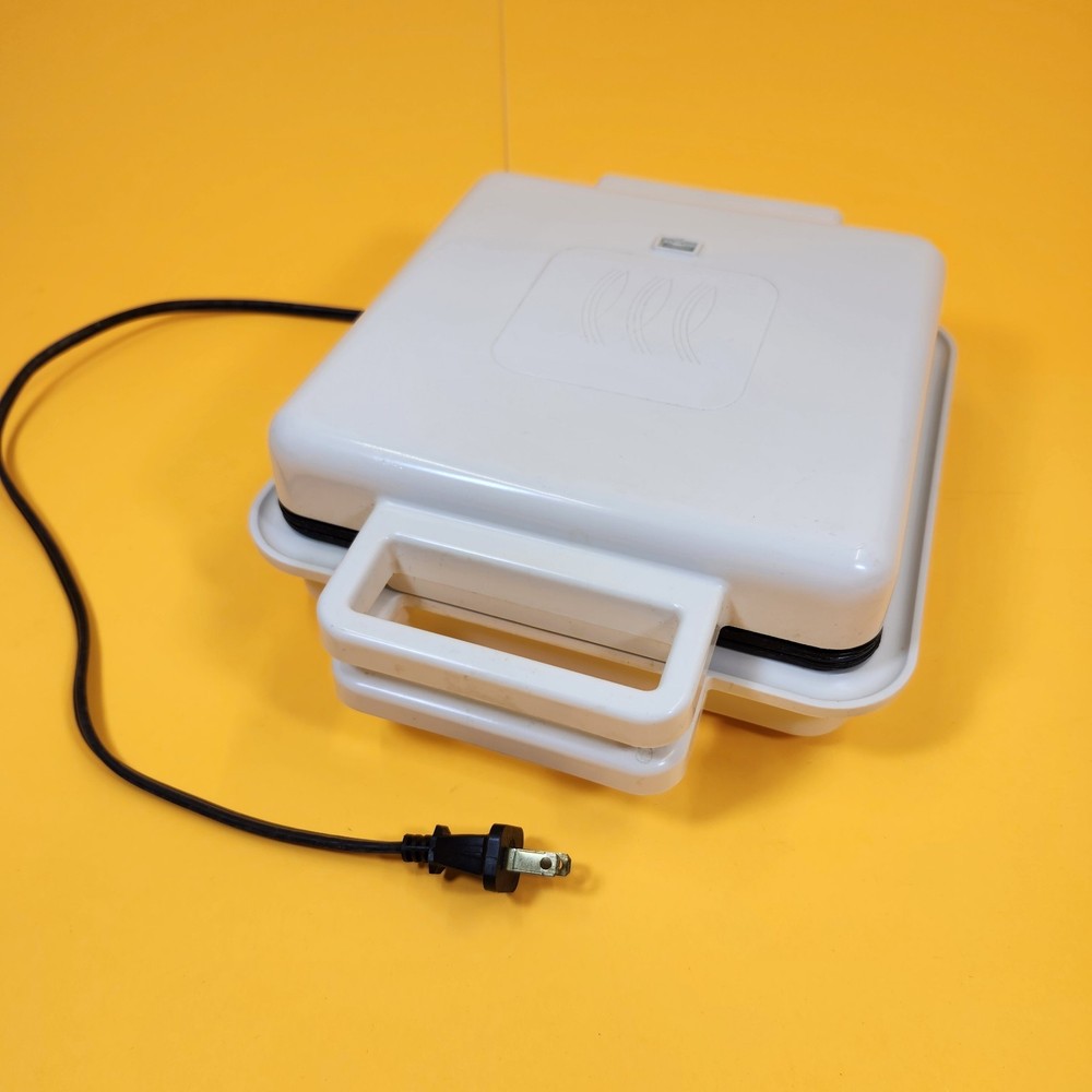 Toastmaster Waffle Maker Model 282 Tested White Cool Touch Baker Vintage Machine