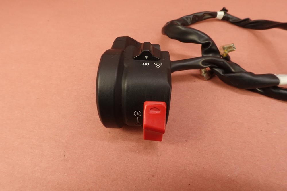 2018-2023 Yamaha R3 YZFR3 RIGHT HANDLEBAR STOP START KILL SWITCH