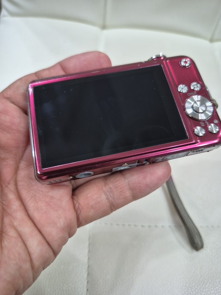 Casio Exilim EX-S10A Red Digital Camera Tested