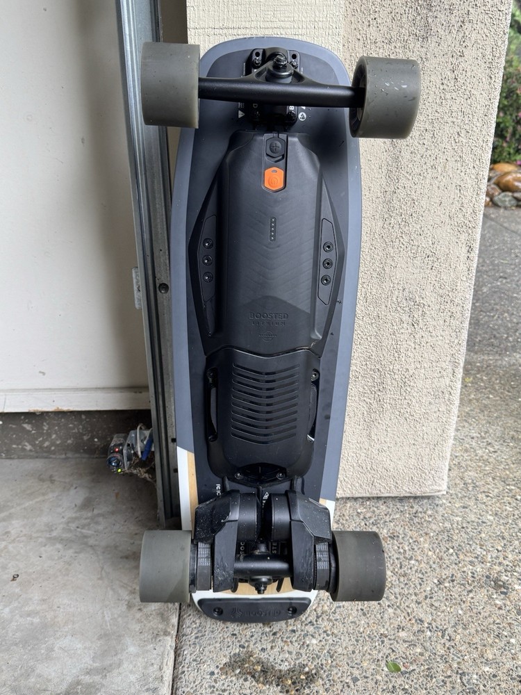 Boosted Mini X Electric Skateboard, Lightly Used + 2X RANGE BATTERY, New