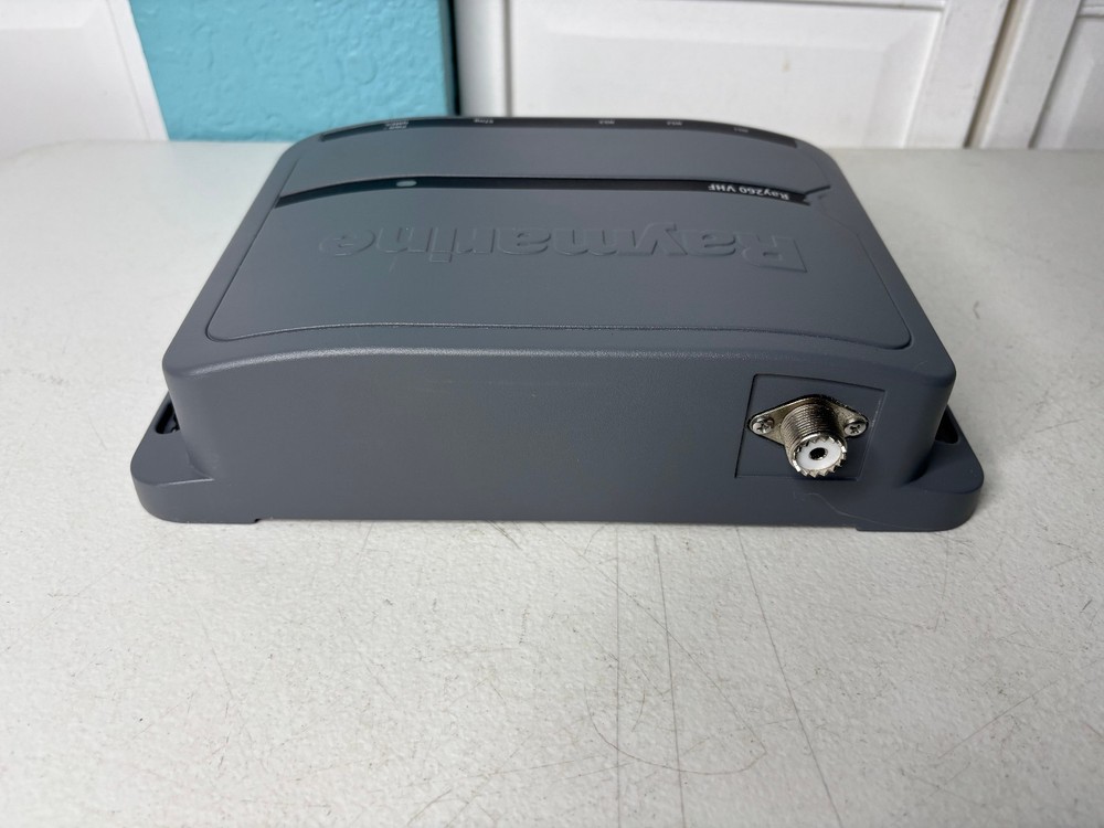 Raymarine RAY260 E70087 Black Box DSC Marine VHF Transceiver