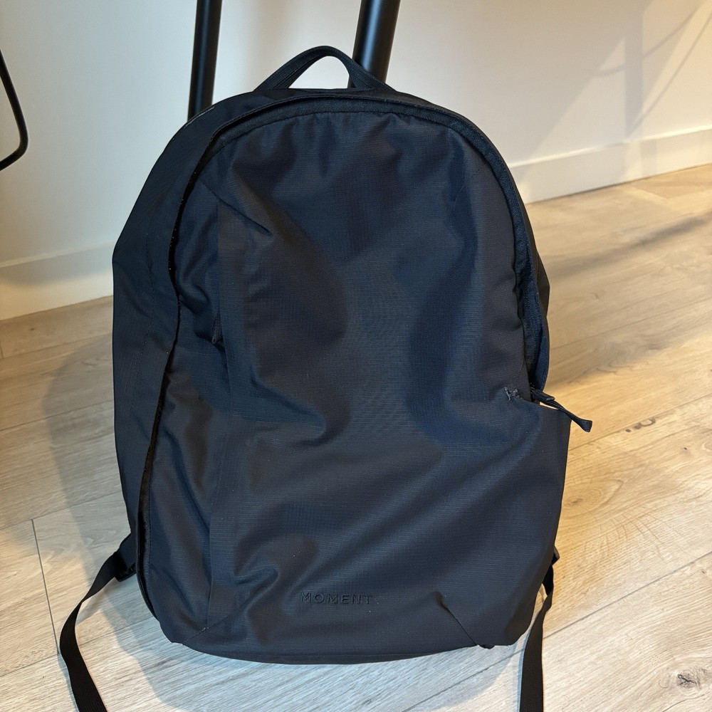 Black Moment Everything 21 liter backpack excellent condition