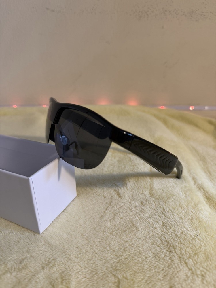 Smart Glasses Black Frame USB Connectivity Includes Charging Cable and Box