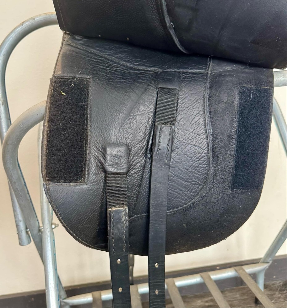 Ansur Classic Dressage Saddle