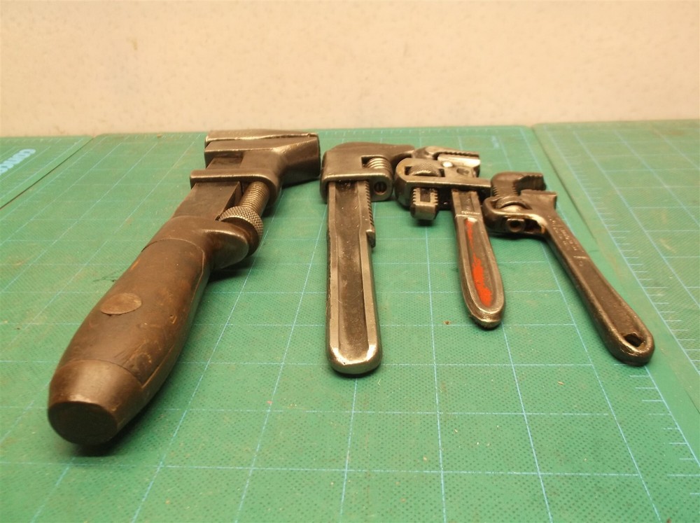 Set of 4 vintage pipe wrenches