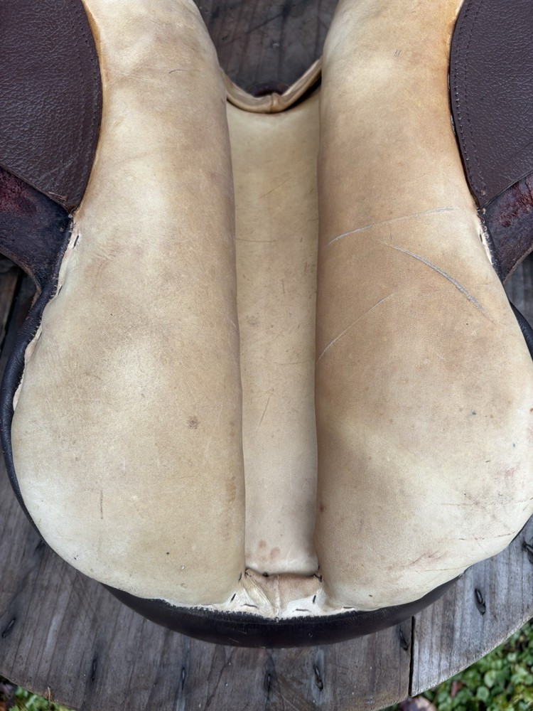 Jumping English Saddle Used Great Condition