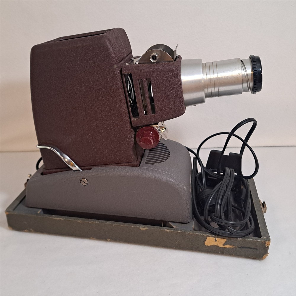 Delineascope Model MC Slide Projector