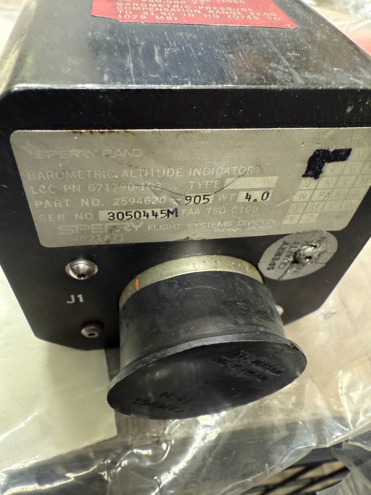 SPERRY RAND Barometric Altitude Indicator 2594620-905 UNTESTED READ