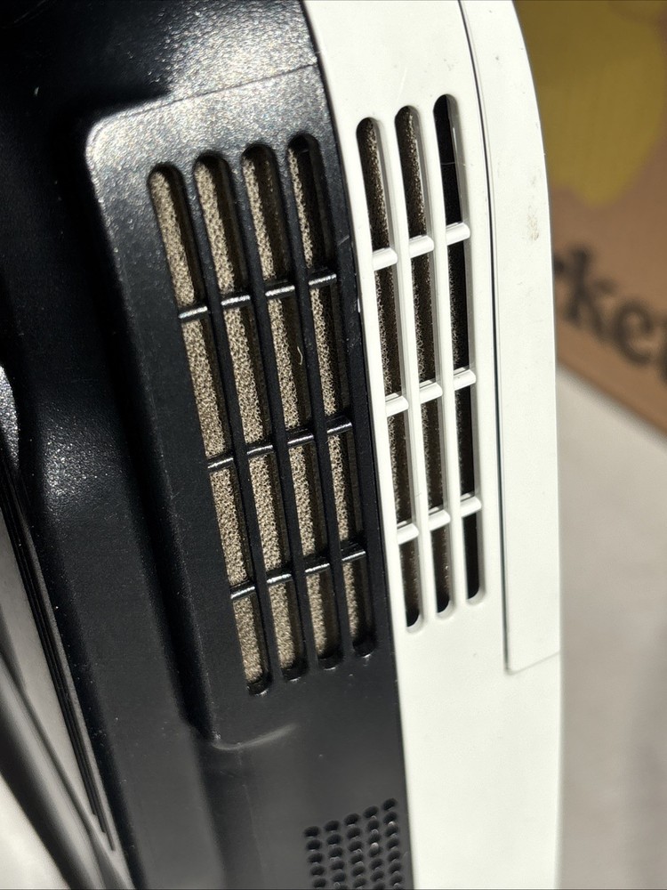 Epson VS200 Model H391A LCD Desktop Projector w/remote