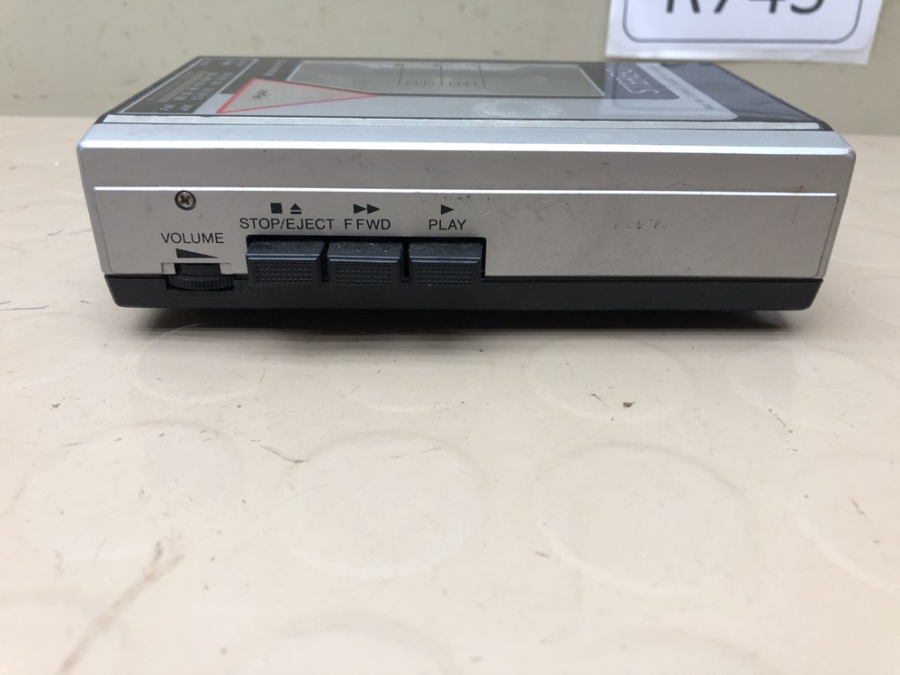 Vintage Sanyo Cassette Tape Walkman Model MGR60
