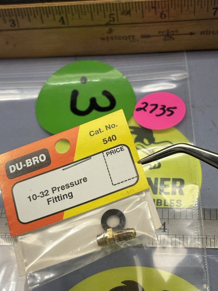 DUBRO 540 PRESURE FITTING 10 - 32