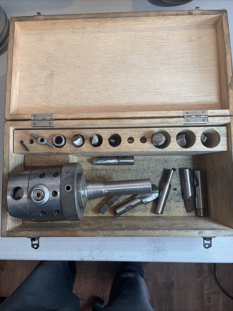 R8 ENCO AUTO FACING AND BORING HEAD WITH CASE & ATTACHMENTS