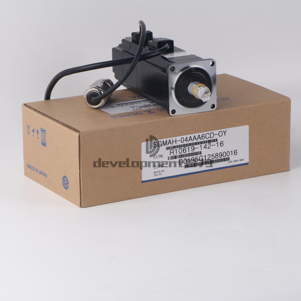 ONE New Yaskawa SGMAH-04AAA6CD-OY servo motor