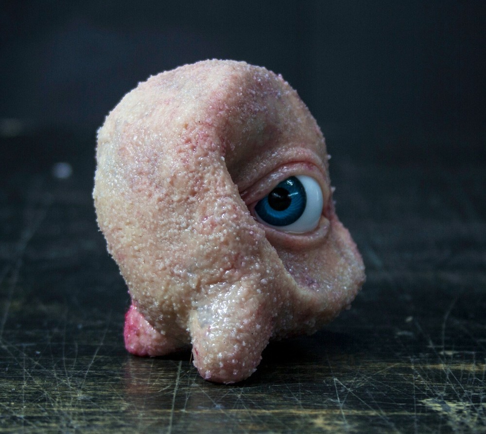 Squishy Flesh Eye Nodule with Moveable Eye