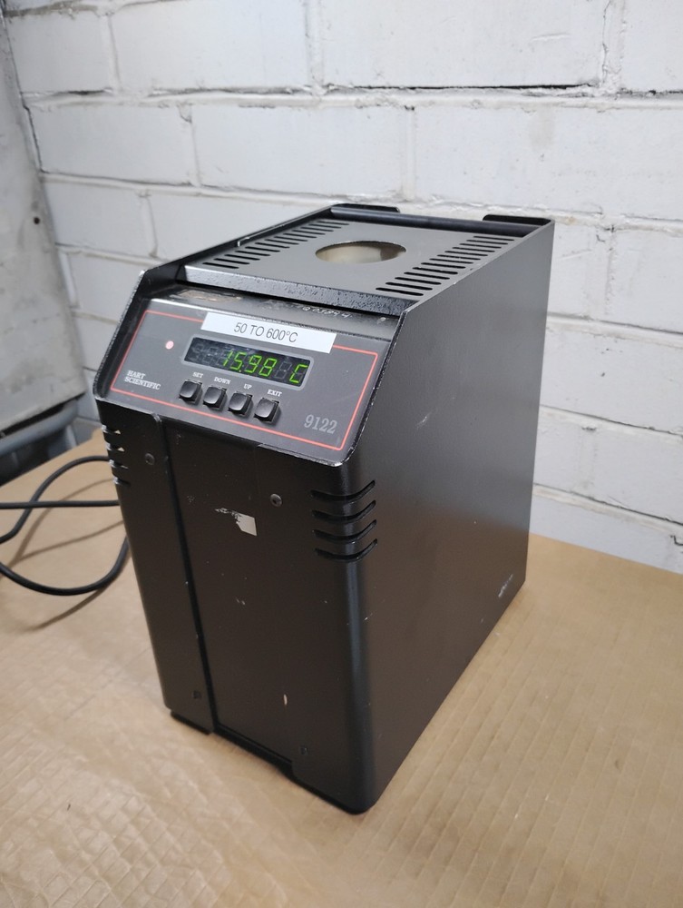 Fluke Hart Scientific 9122 Dry-Well Calibrator - UNTESTED SURPLUS