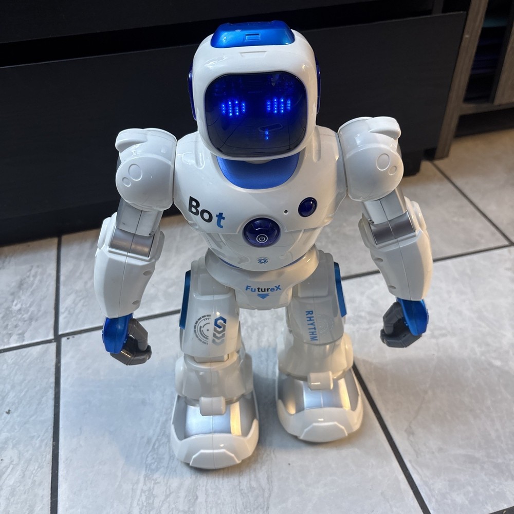 Ruko Smart Programmable Interactive RC Robot with Voice Control. With Remote