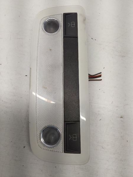 C300 2011 Console Rear 1111