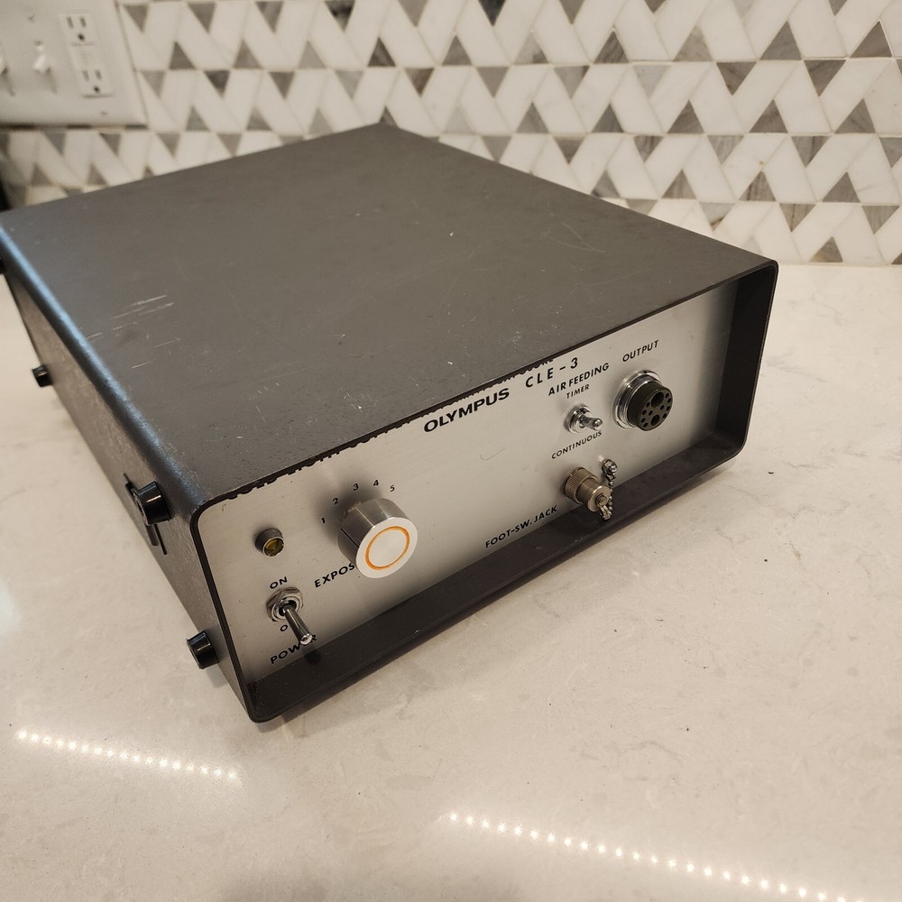 Olympus CLE 3 Endoscopy Cold Light Supply Source Great Condition