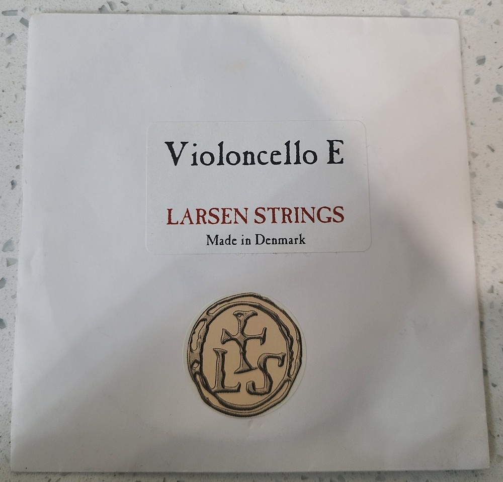 Larsen Strings Original Cello E String 4/4 Size.