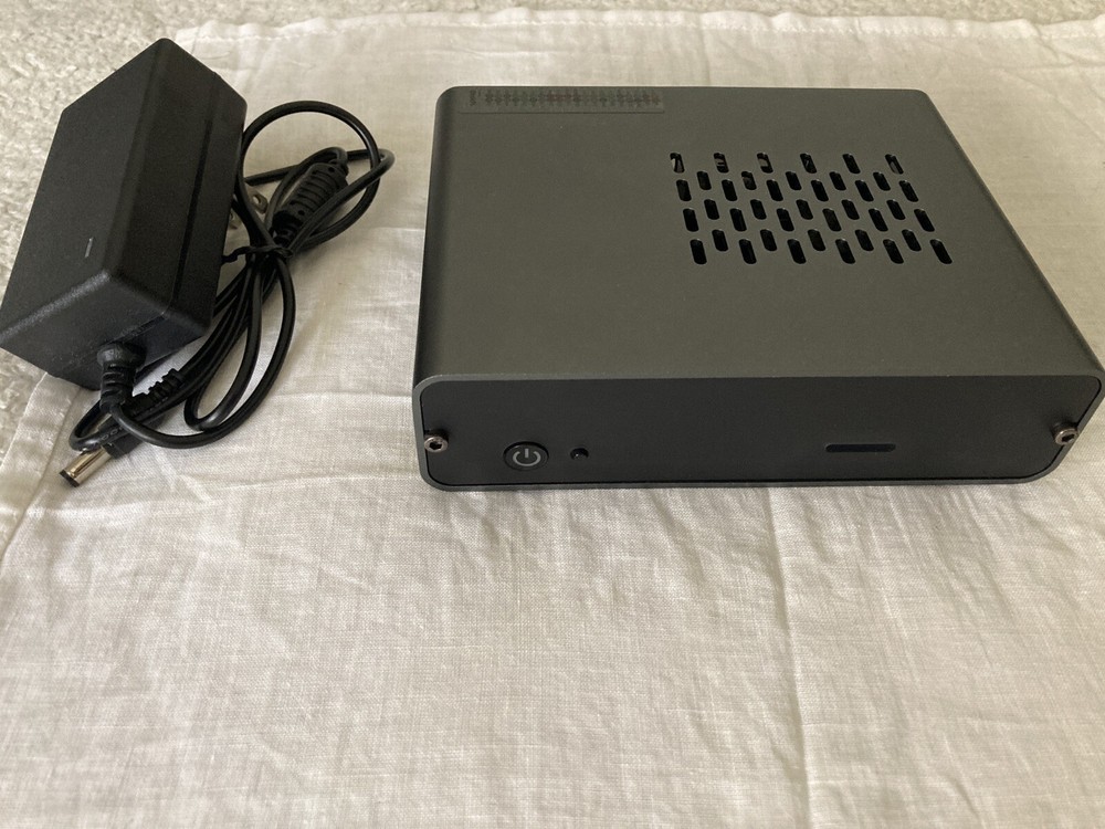 Gravity Waaaves Video Mixer / Waaave Pool HD (processor and power only)