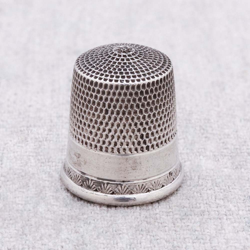 Vintage Sterling Silver Thimble Shell & Band Border Size 10