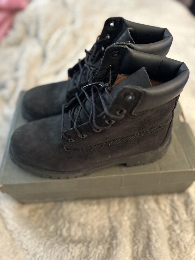 Size 7 Timberland Boot Juniors Black Nubuck