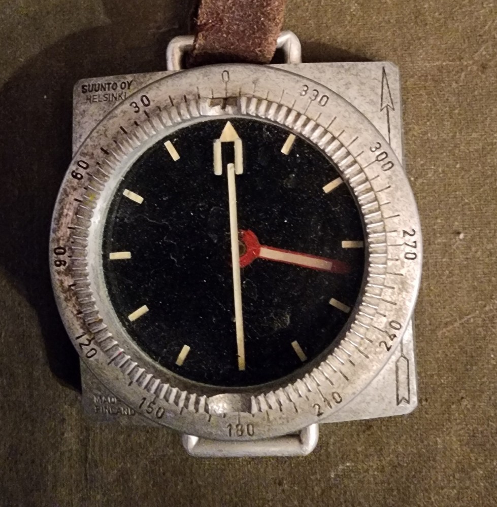 VINTAGE SUUNTO OY COMPASS .