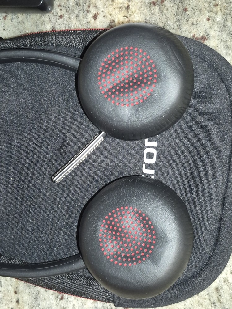 Platronics Voyager Focus UC B825 Wireless Headset