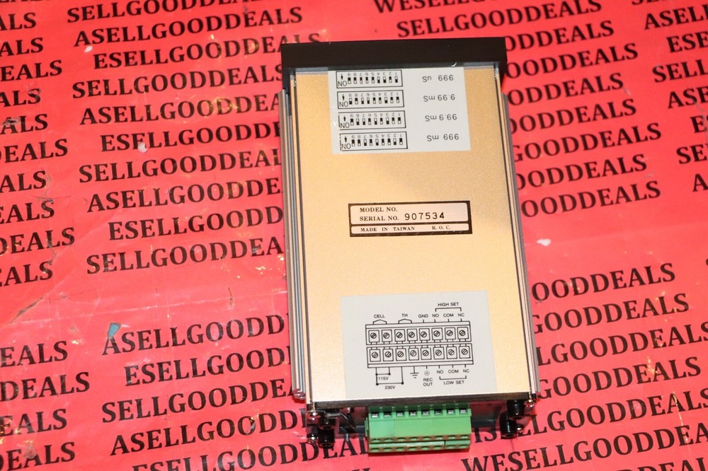 Omega CDCN-36 Conductivity Controller New