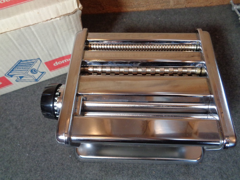 DOMUS Pasta Maker Model 160 Hand Crank Machine