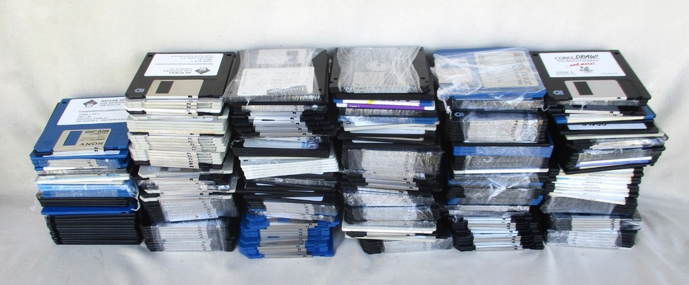 Large lot of 280 3.5" Floppy Disk Software