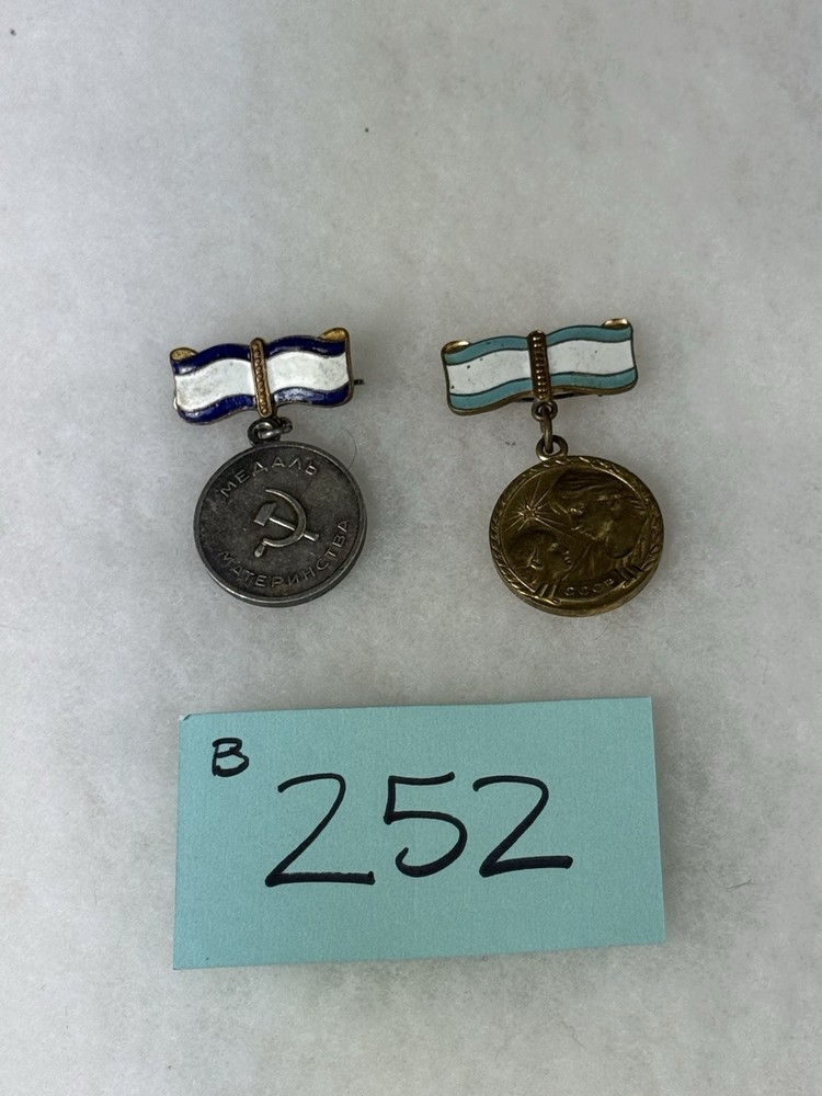 Soviet Maternity Medal group of 2 B252