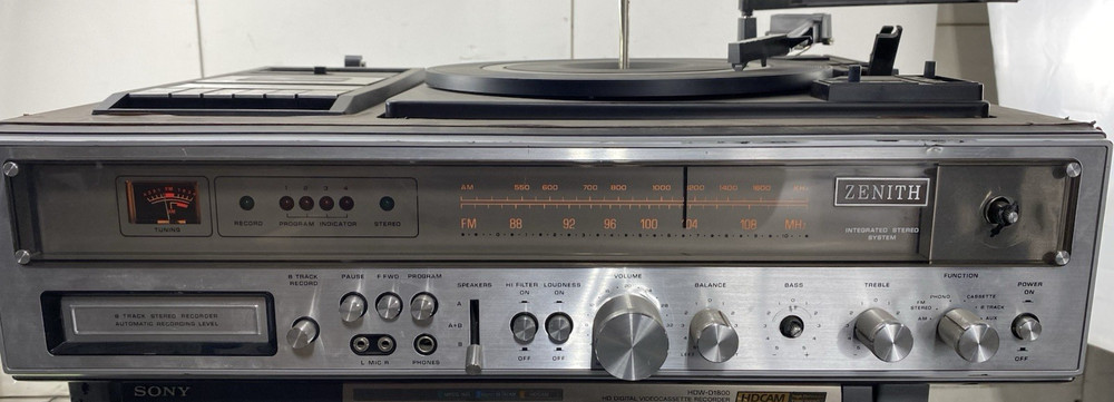 Zenith IS4040 Integrated Stereo System