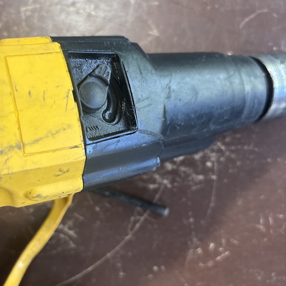 DEWALT DW505 1/2" VSR HAMMER DRILL