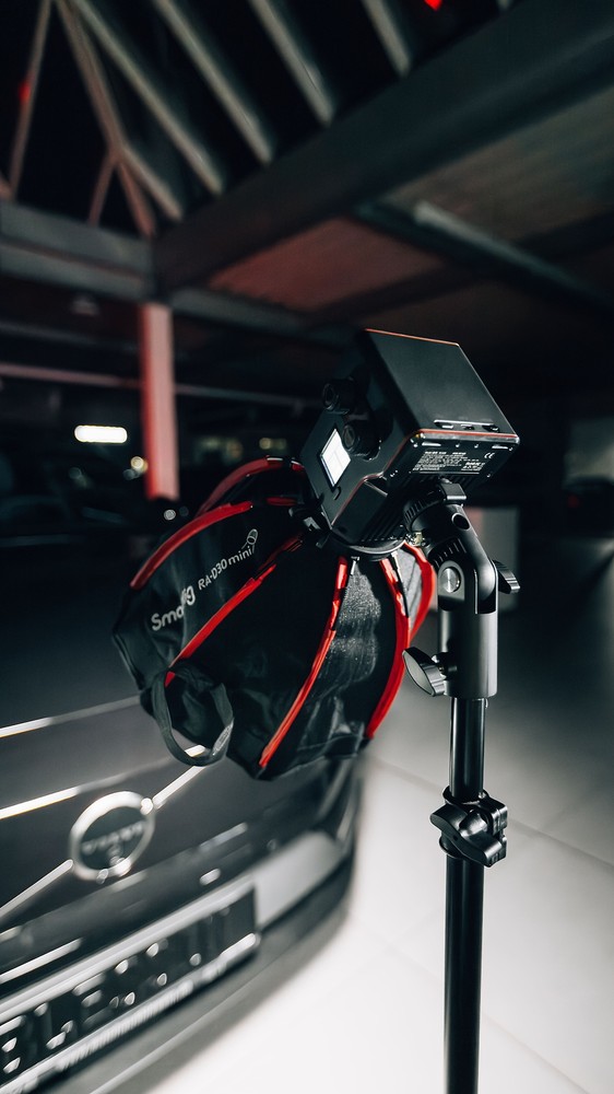 SmallRig RC 60B COB Video Light with Fast Charging + 29cm Parabolic Softbox