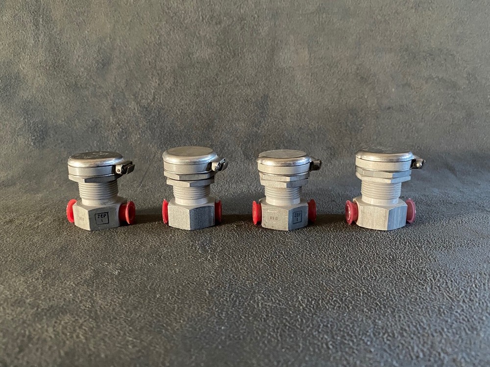 Aircraft Oxygen Port Outlet Valve And Cap