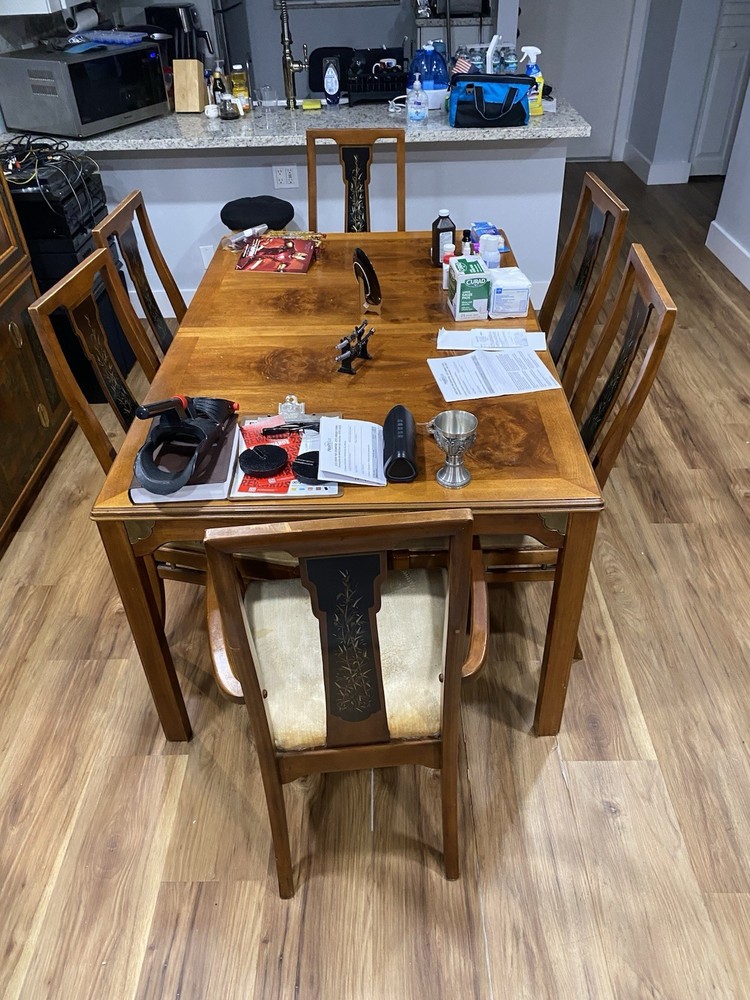 Solid Wood 6 Chairs Dining Table W / Hutch And Buffet Server.