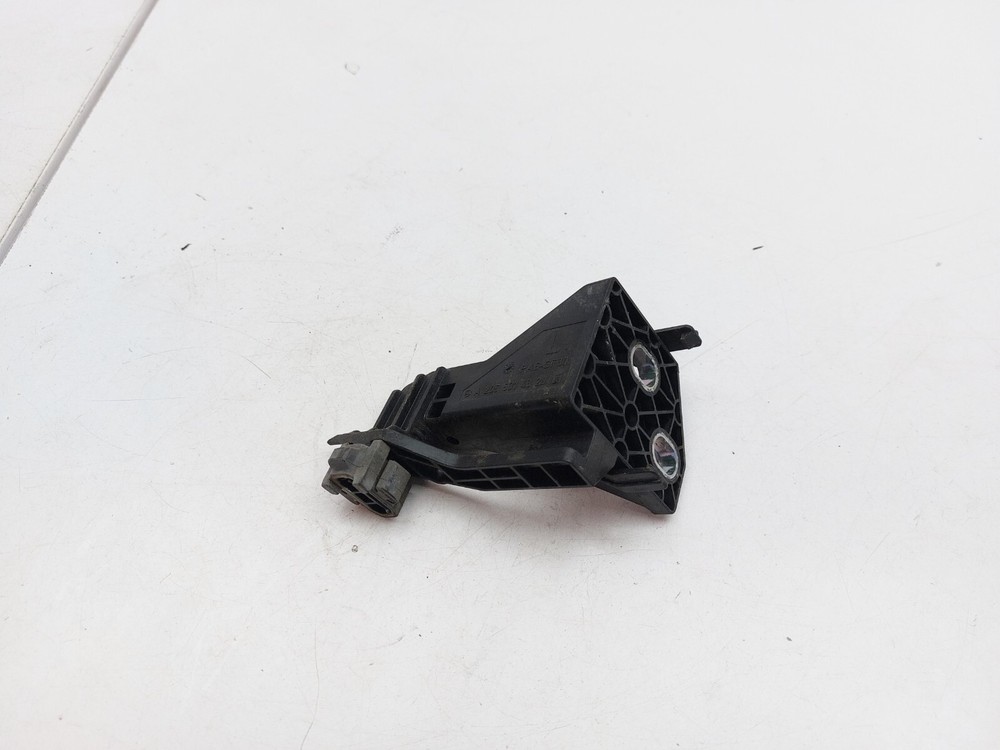 MERCEDES BENZ C CLASS W205 FRONT SLAM PANEL BRACKET LEFT PASSENGER SIDE 2018