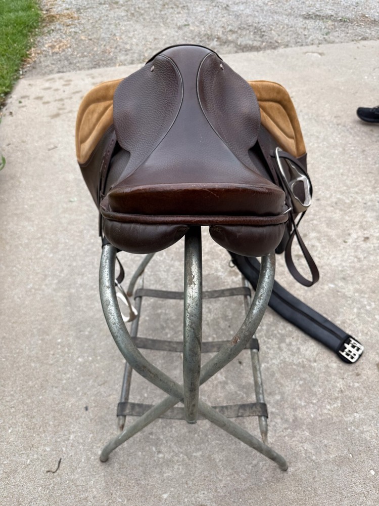 Felsbach Ag Husar English Saddle 16"