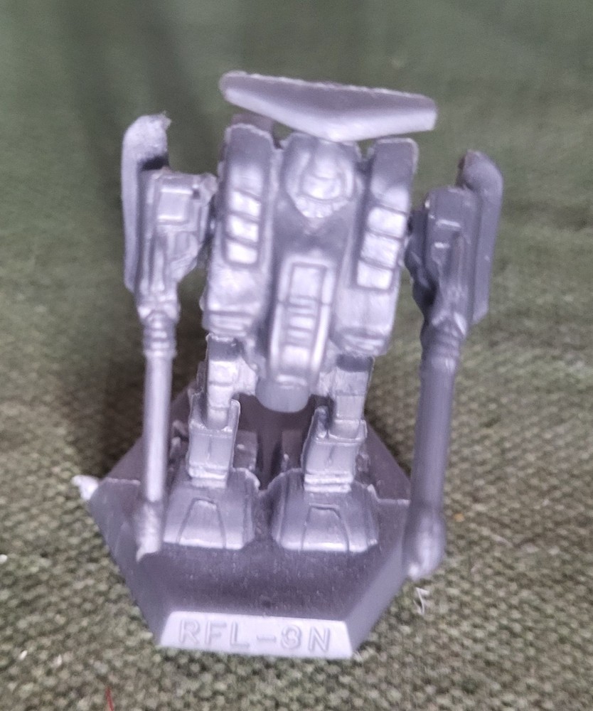 lot: 1 Ral Partha: Battle Master + 10 plastic Battletech third 3rd ed. figures