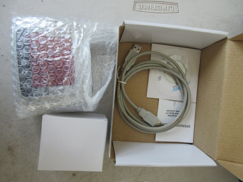 GENERAL INSTRUMENTS 8809 LED TEMPERATURE RELATIVE HUMIDITY DATA LOGGER LTH8809DL