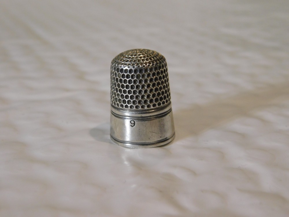 (41B) Sterling Silver Sewing Thimble