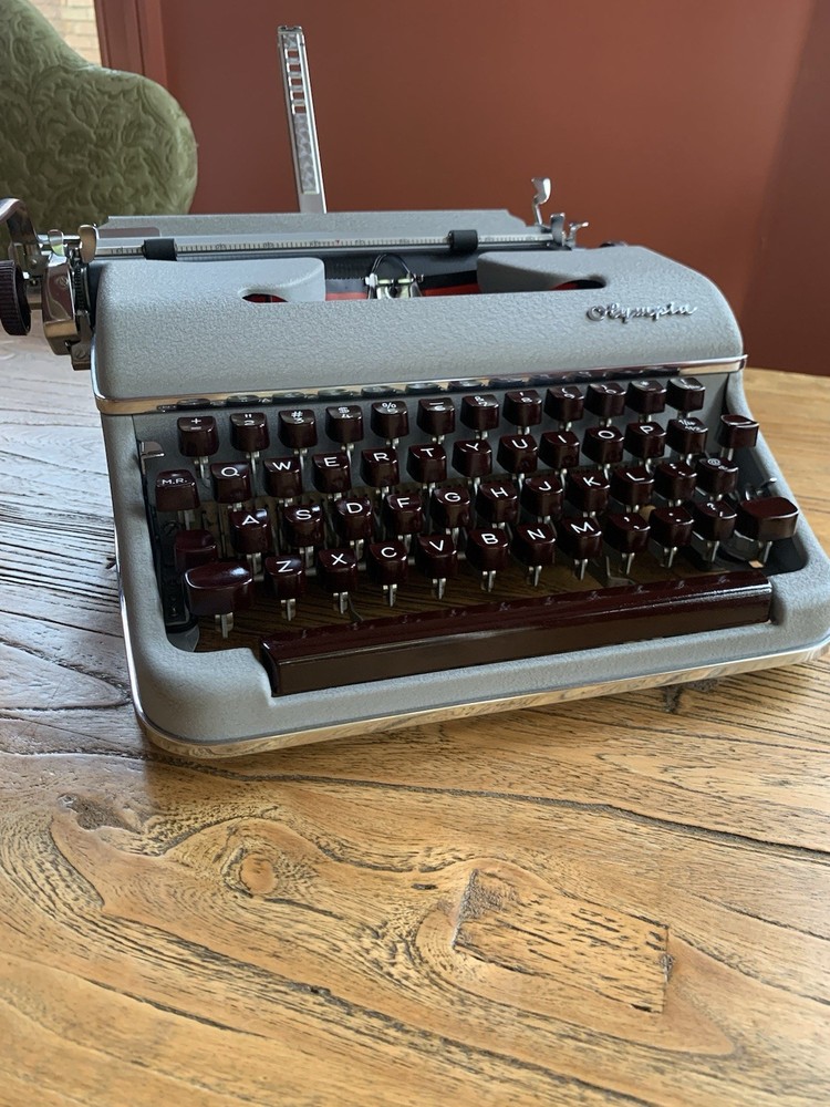 olympia sm2 typewriter, Congress Elite