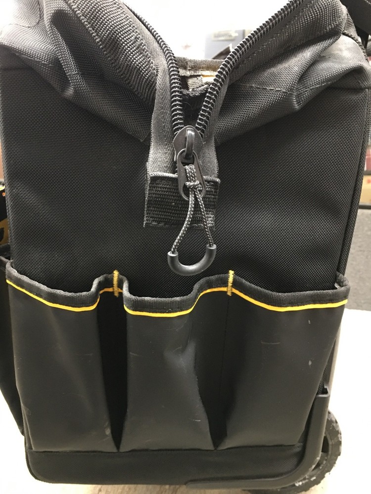 DEWALT DWST560107 18" Rolling Tool Bag barely used nice
