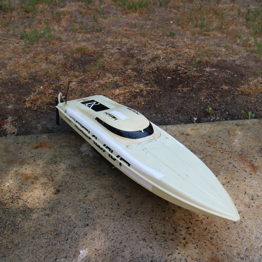 pro boat shockwave RC boat
