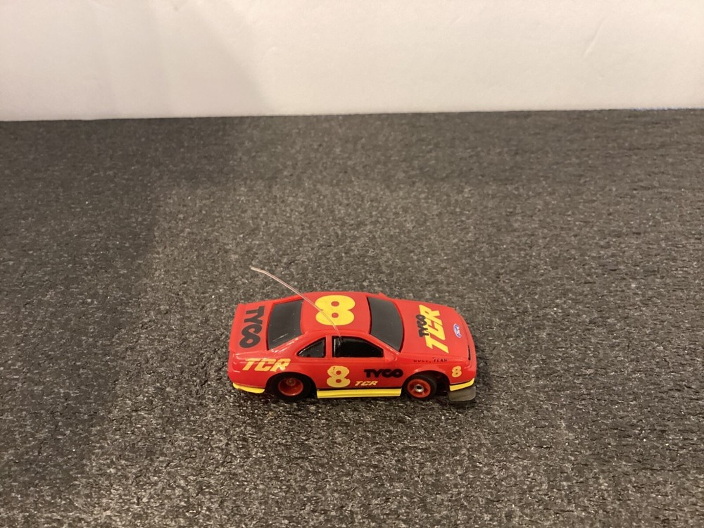 HO SLOT CAR COMPLETE RUNNING