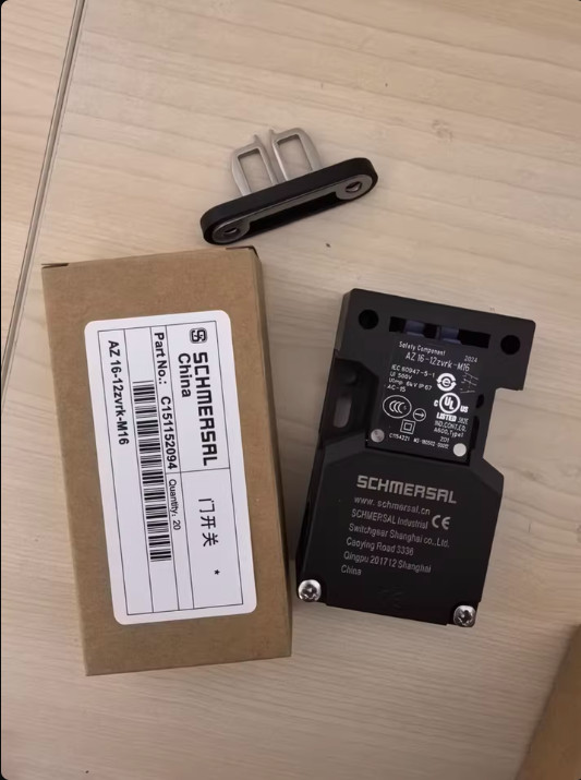 1PCS NEW FOR safety door switch AZ16-12ZVRK-M16 500V