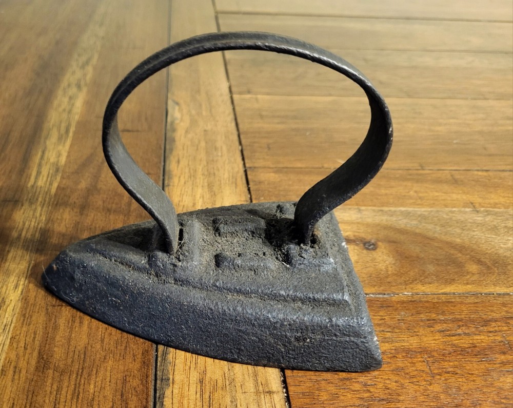 Cast Iron 5" Long Primitive Sad Iron w/ Handle Vintage