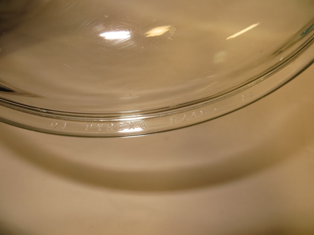 Pyrex 624C Casserole Clear Lid with Knob - 8.75" Wide